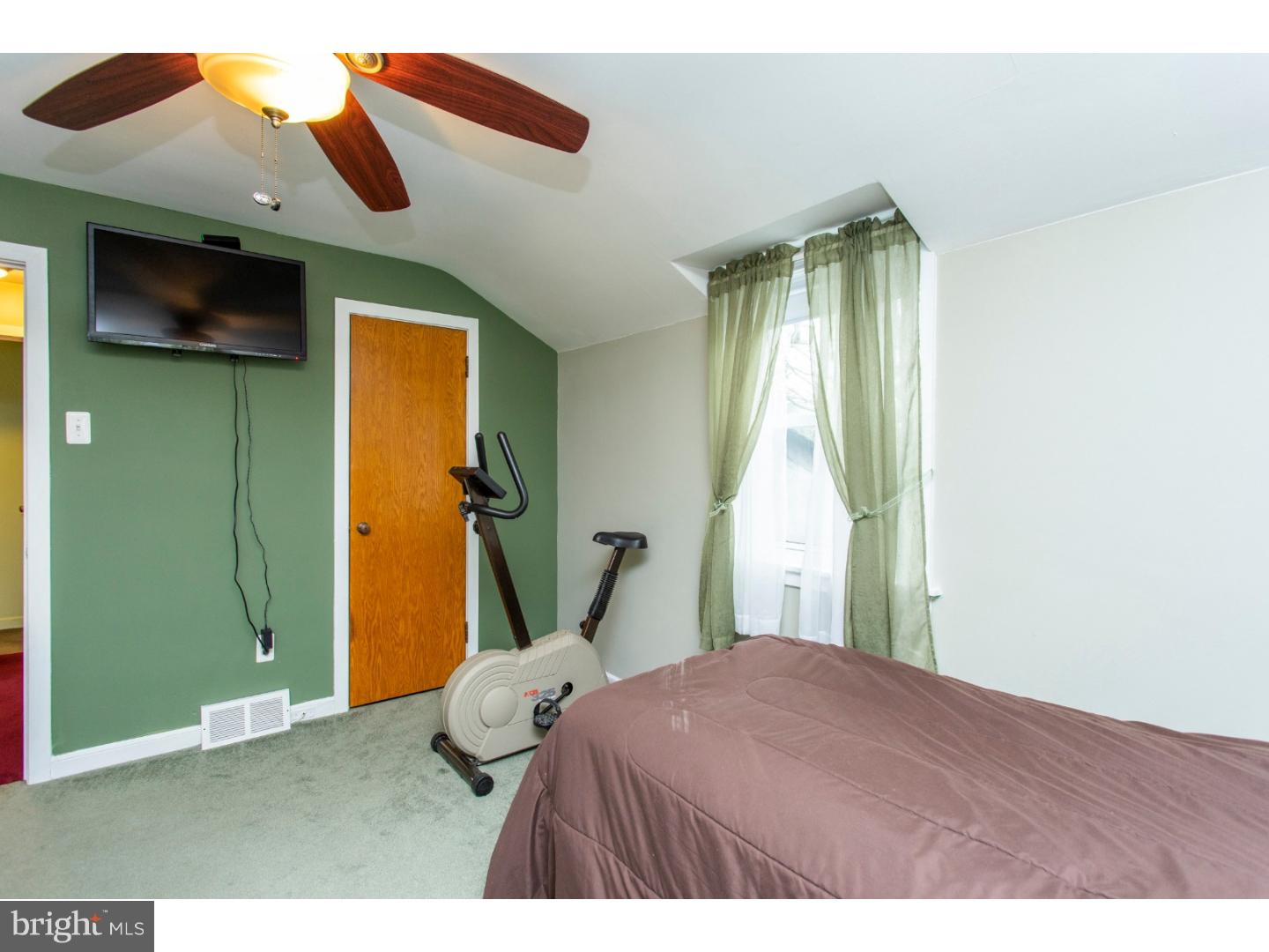 619 Croyden Road Cheltenham, PA 19012 - Photo 21 of 25 Bedroom 3