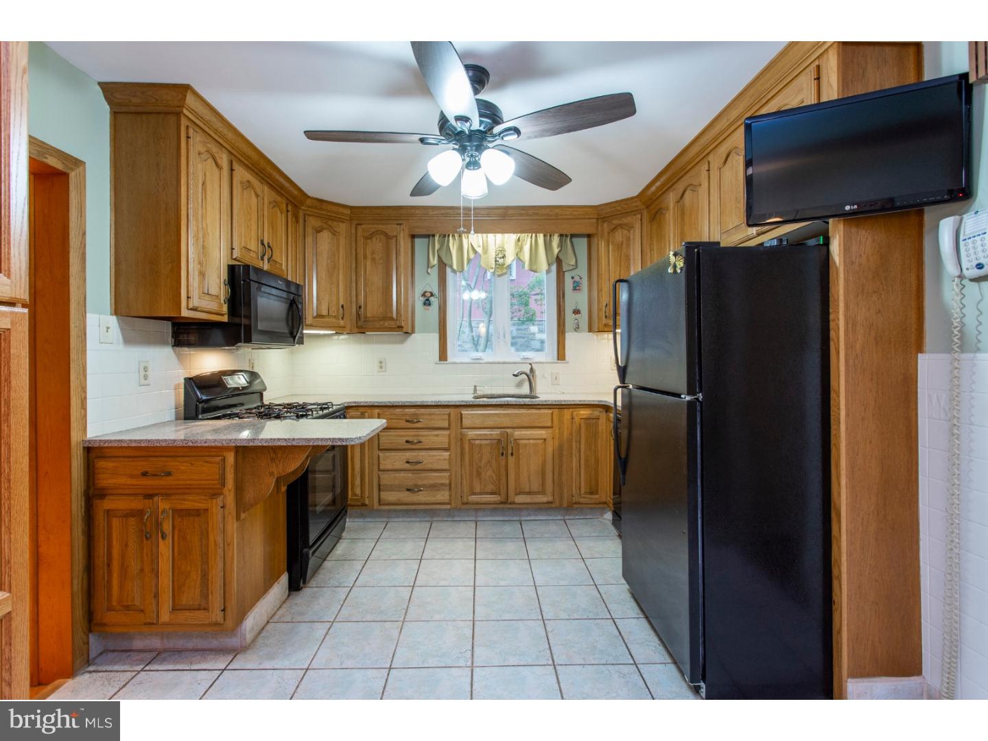619 Croyden Road Cheltenham, PA 19012 - Photo 7 of 25 Kitchen
