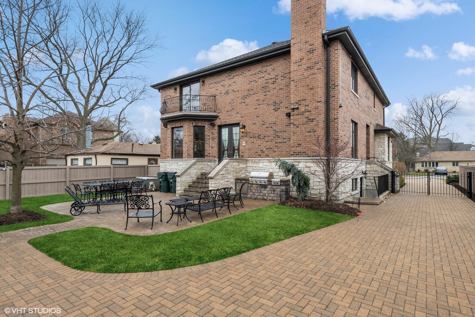 1761 Elliott Street Park Ridge, IL 60068 - Photo 31 of 37 a view of a building with a yard