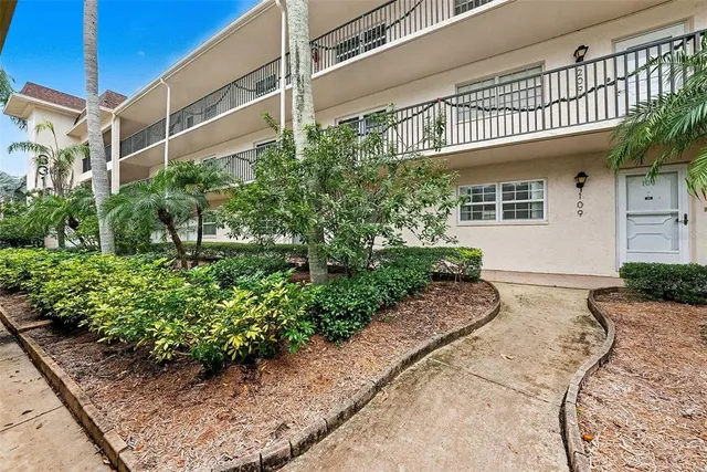 $200,000 | 831 Maple Court, Unit 310, Dunedin, FL 34698