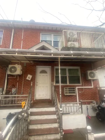 $899,000 | 15818 85th Avenue | Jamaica Hills