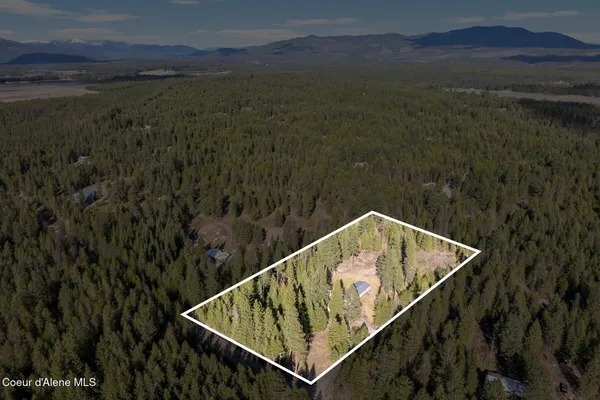 $588,700 | 33 Torrens Trail, Spirit Lake, ID 83869