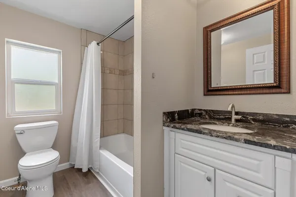 $588,700 | 33 Torrens Trail, Spirit Lake, ID 83869
