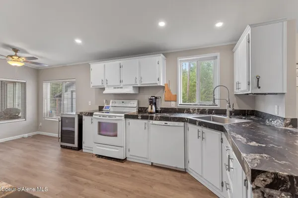 $588,700 | 33 Torrens Trail, Spirit Lake, ID 83869