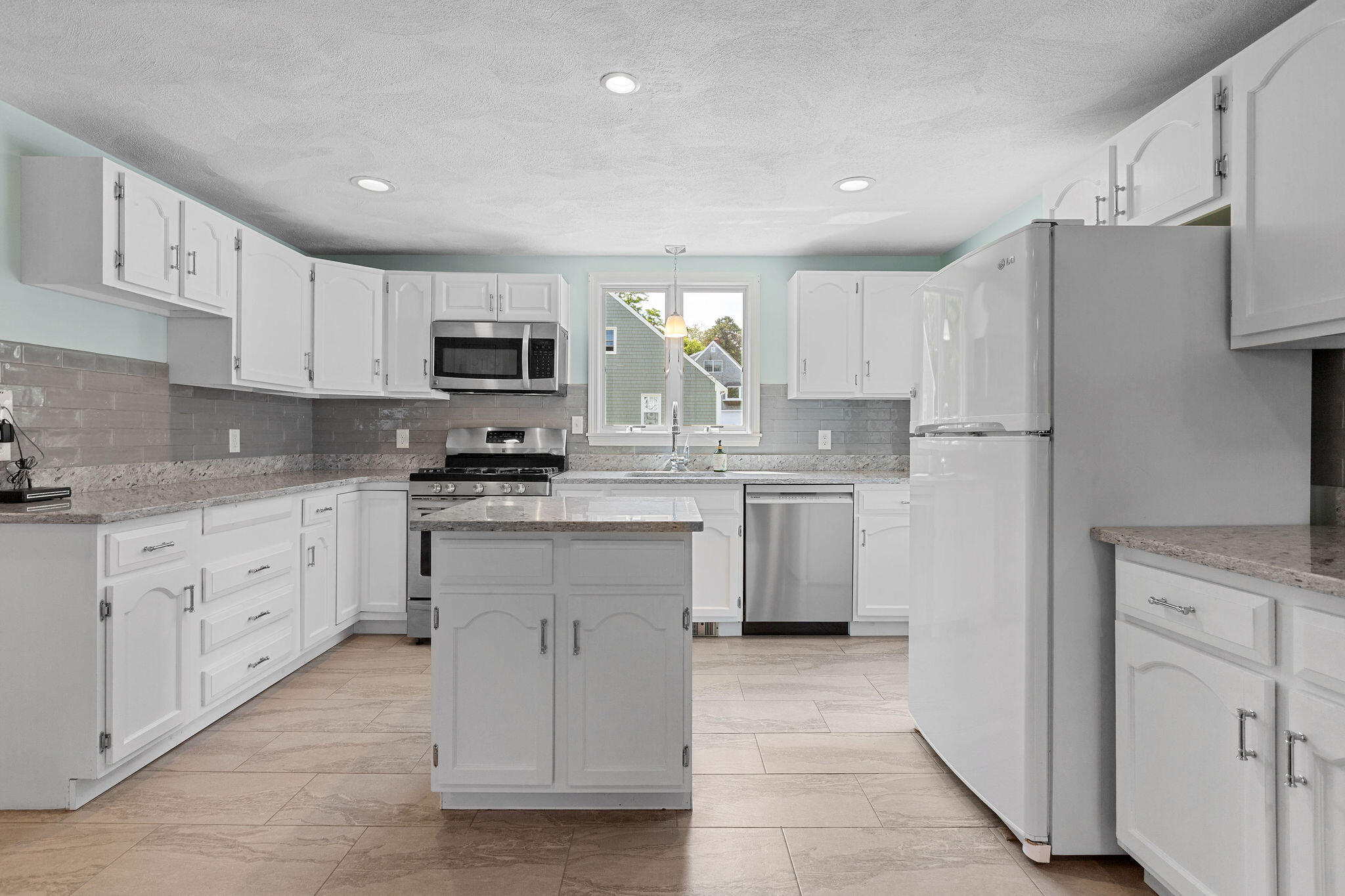 10 Briarfield Road South Dennis, MA 02660 - Photo 15 of 69 10BriarfieldRd-38