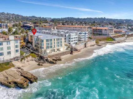$3,195,000 | 202 Coast Boulevard, Unit 8, La Jolla, CA 92037