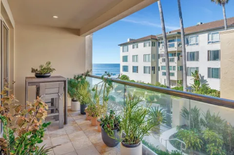 $3,195,000 | 202 Coast Boulevard, Unit 8, La Jolla, CA 92037