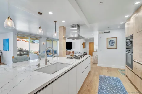 $3,195,000 | 202 Coast Boulevard, Unit 8, La Jolla, CA 92037