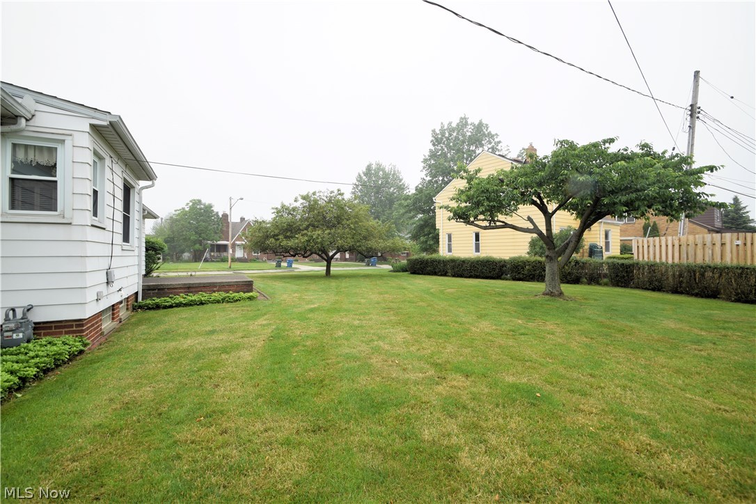 6398 Stanbury Road Parma, OH 44129 - Photo 28 of 30