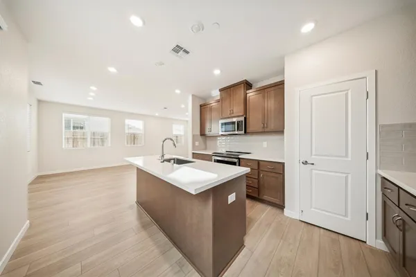 $590,000 | 14545 Southpointe Drive, Unit 57, Folsom, CA 95630