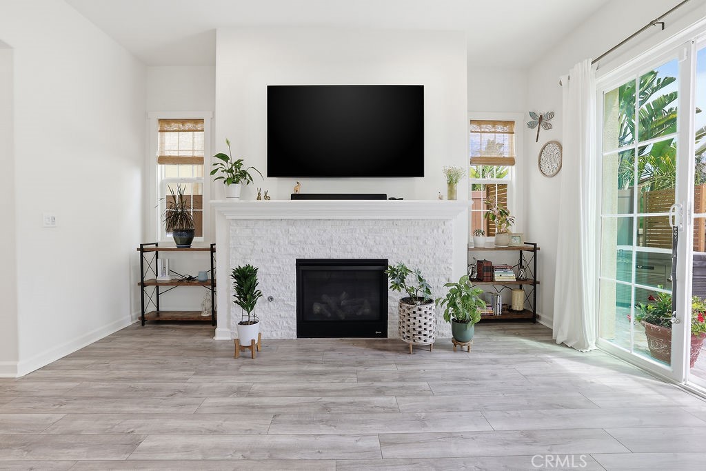1616 Range Road Oxnard, CA 93036 - Photo 11 of 70 Fireplace in Living Room