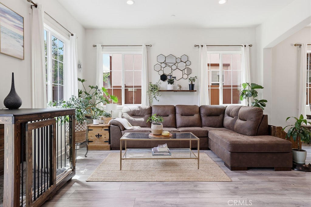 1616 Range Road Oxnard, CA 93036 - Photo 4 of 70 Living Room