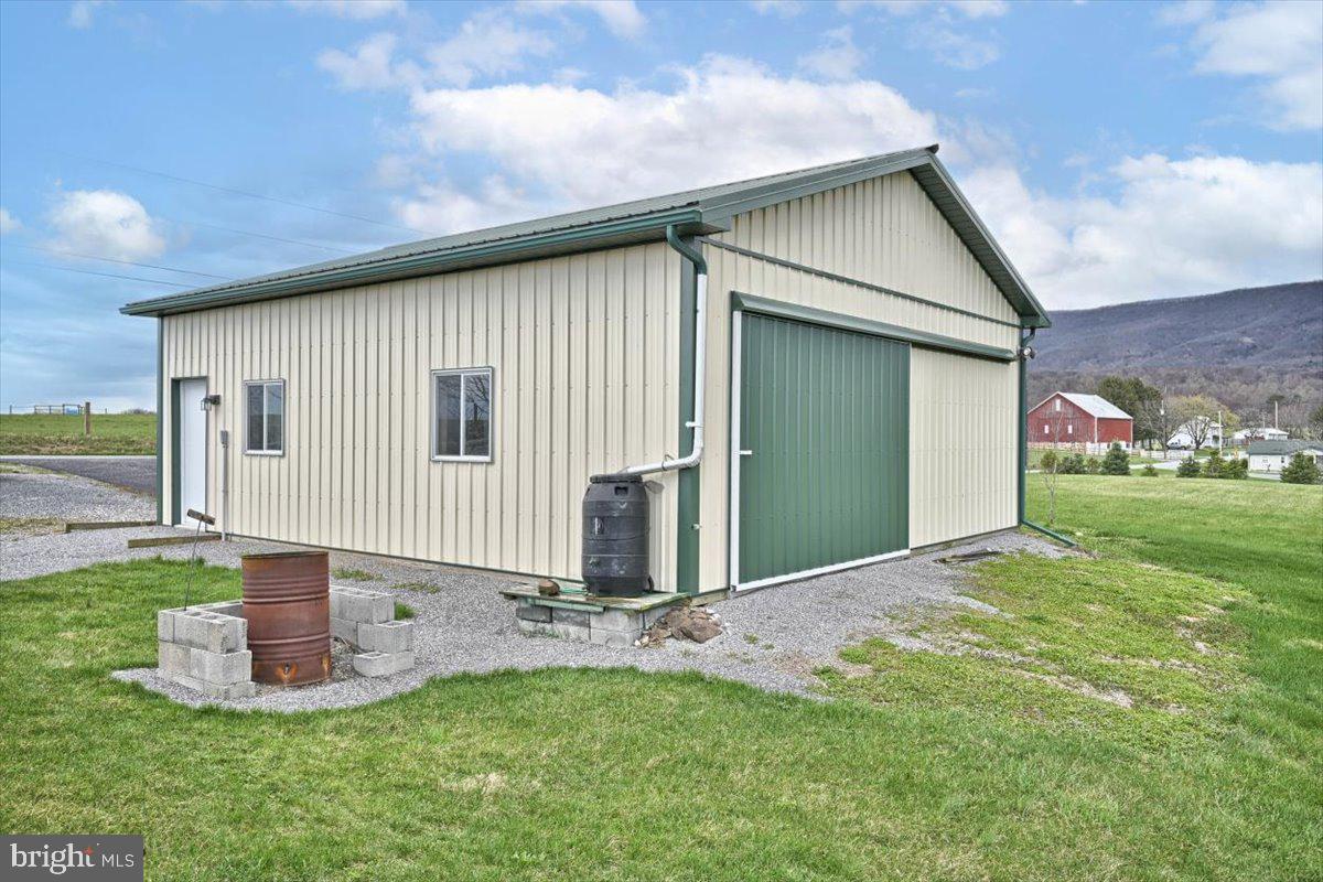 673 North Middle Road Newville, PA 17241 - Photo 5 of 36
