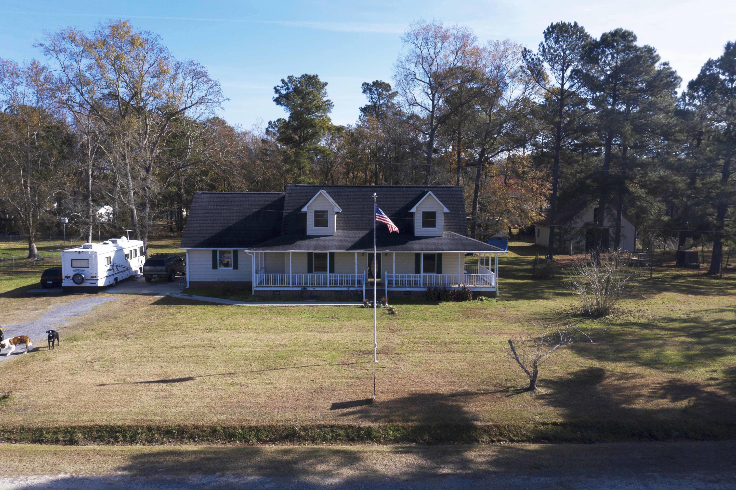 112 State Rd S-8-1099 Bonneau, SC 29431 - Photo 5 of 49 DJI_0666 (1)