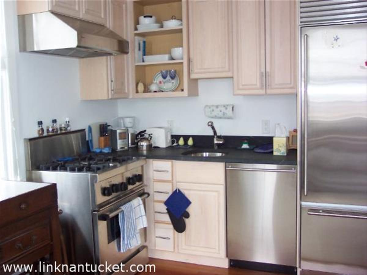 23 West Chester Street, Unit 5 Nantucket, MA 02554 - Photo 4 of 7