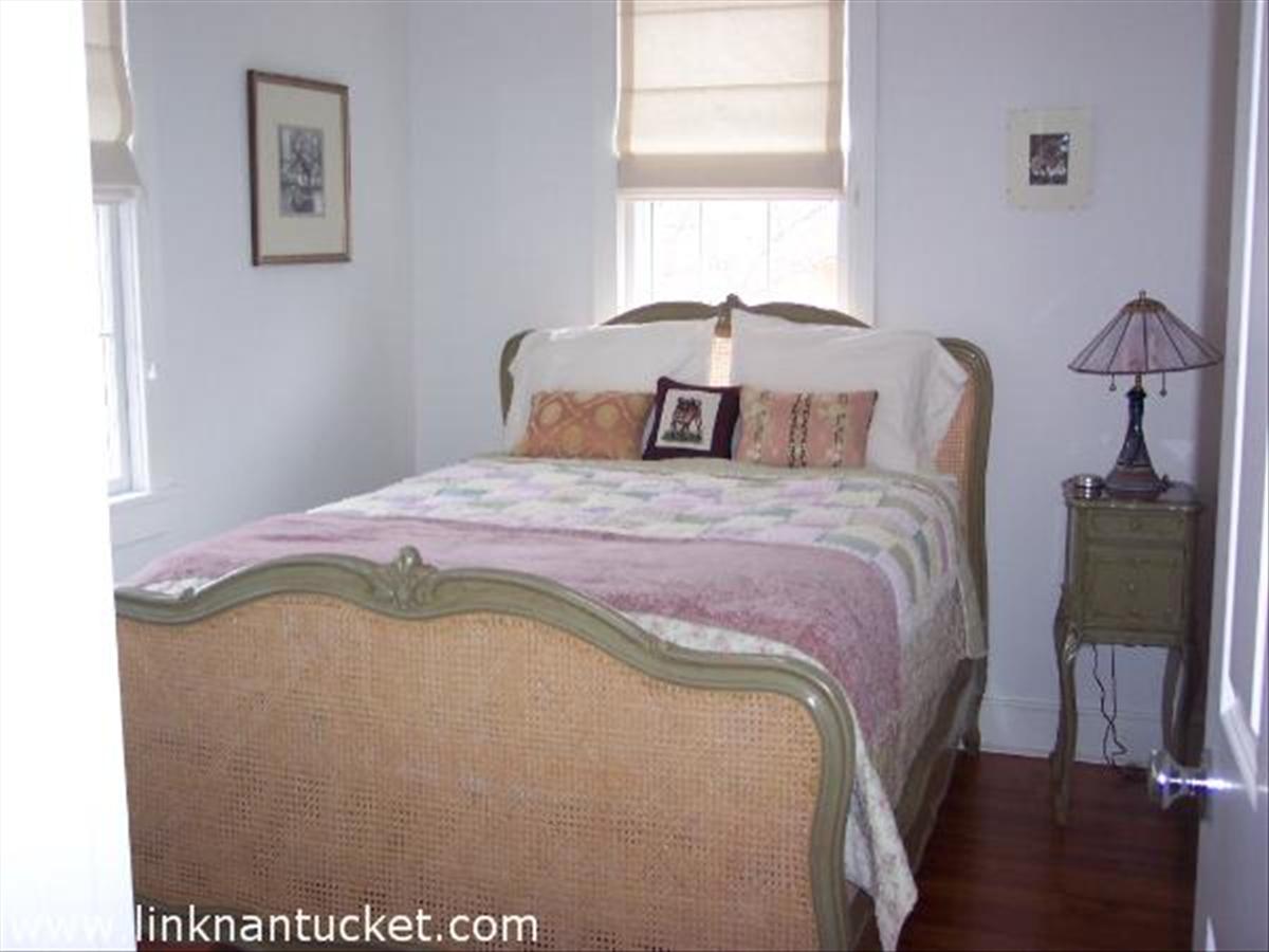 23 West Chester Street, Unit 5 Nantucket, MA 02554 - Photo 5 of 7