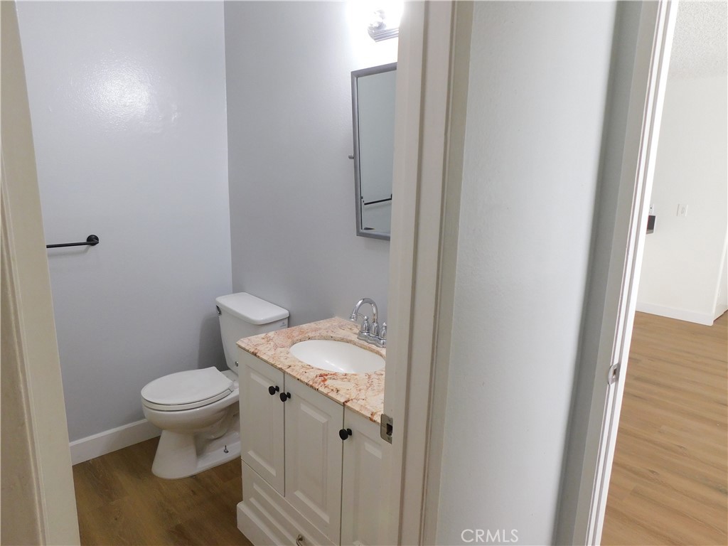 2521 West Sunflower Avenue, Unit R1 Santa Ana, CA 92704 - Photo 13 of 38 Hall Bathroom