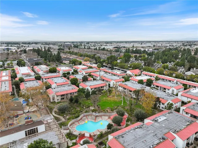 $470,000 | 2521 West Sunflower Avenue, Unit R1, Santa Ana, CA 92704