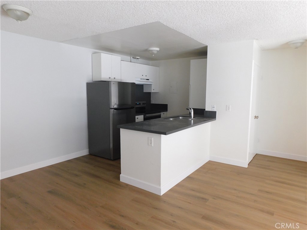 2521 West Sunflower Avenue, Unit R1 Santa Ana, CA 92704 - Photo 6 of 38