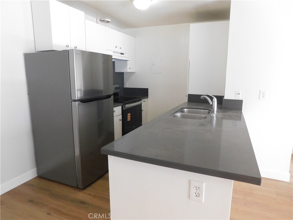 2521 West Sunflower Avenue, Unit R1 Santa Ana, CA 92704 - Photo 7 of 38