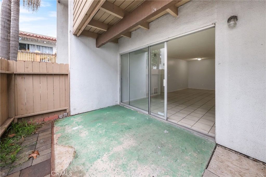 2521 West Sunflower Avenue, Unit R1 Santa Ana, CA 92704 - Photo 8 of 38 a view of backyard with garden