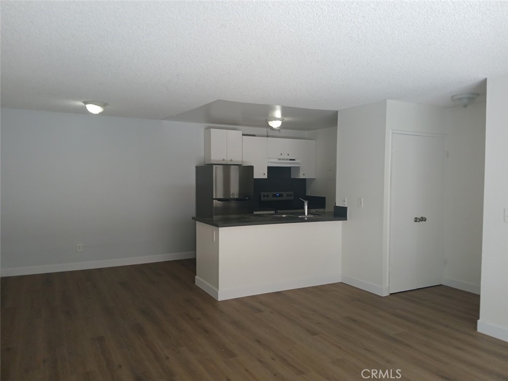 2521 West Sunflower Avenue, Unit R1 Santa Ana, CA 92704 - Photo 10 of 38