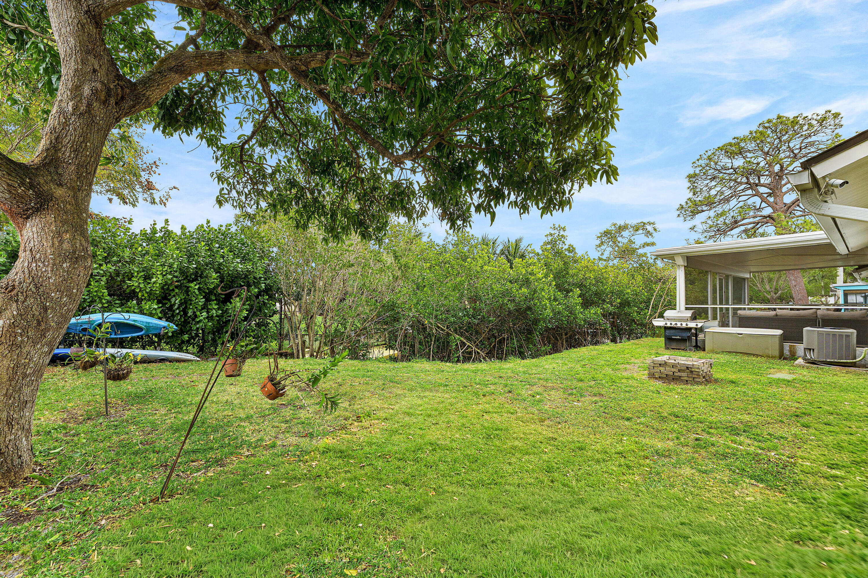 709 Warren Drive Jupiter, FL 33458 - Photo 38 of 57 back yard