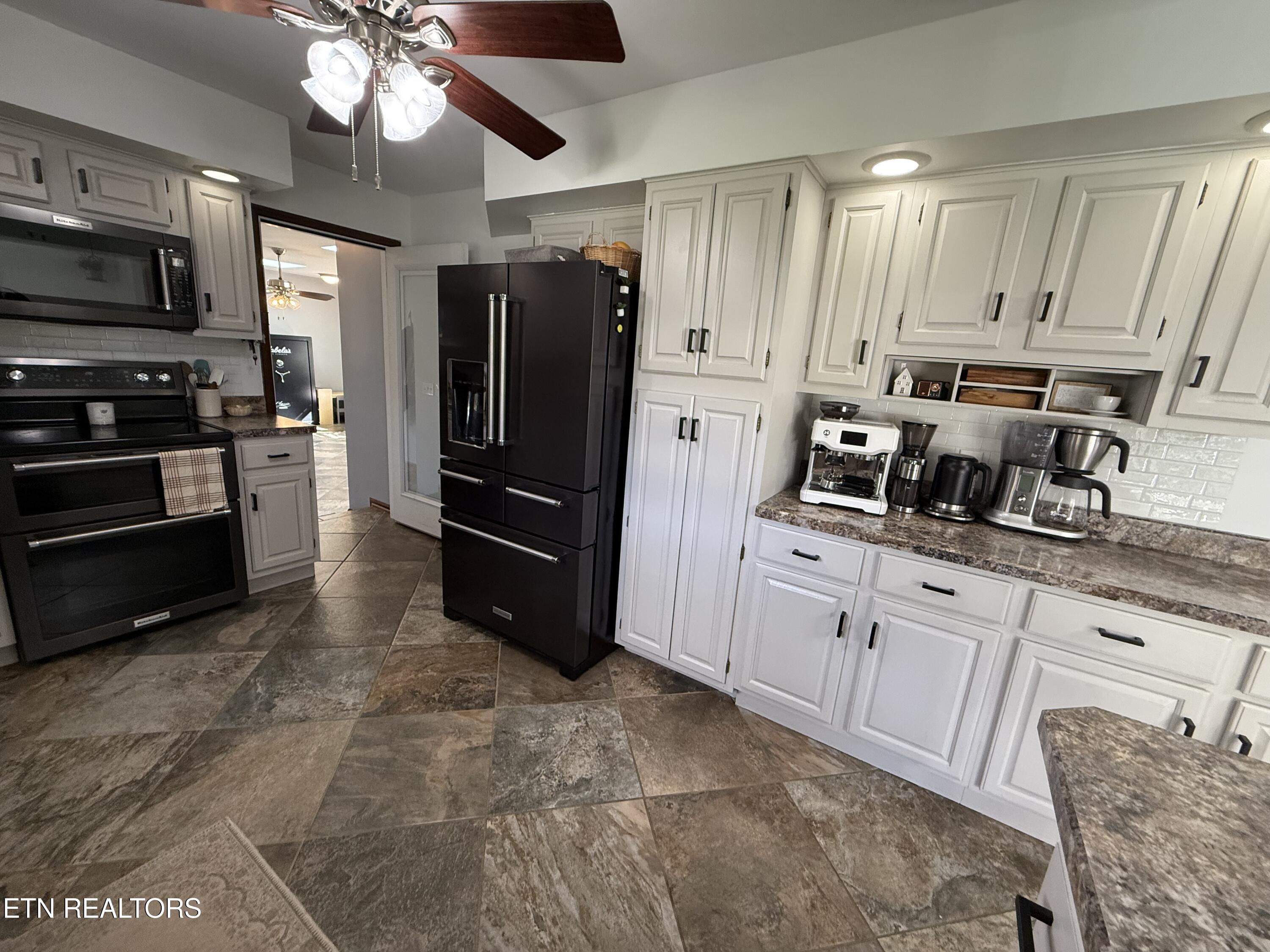 20201 Wilderness Road Rose Hill, VA 24281 - Photo 25 of 47 IMG_2261