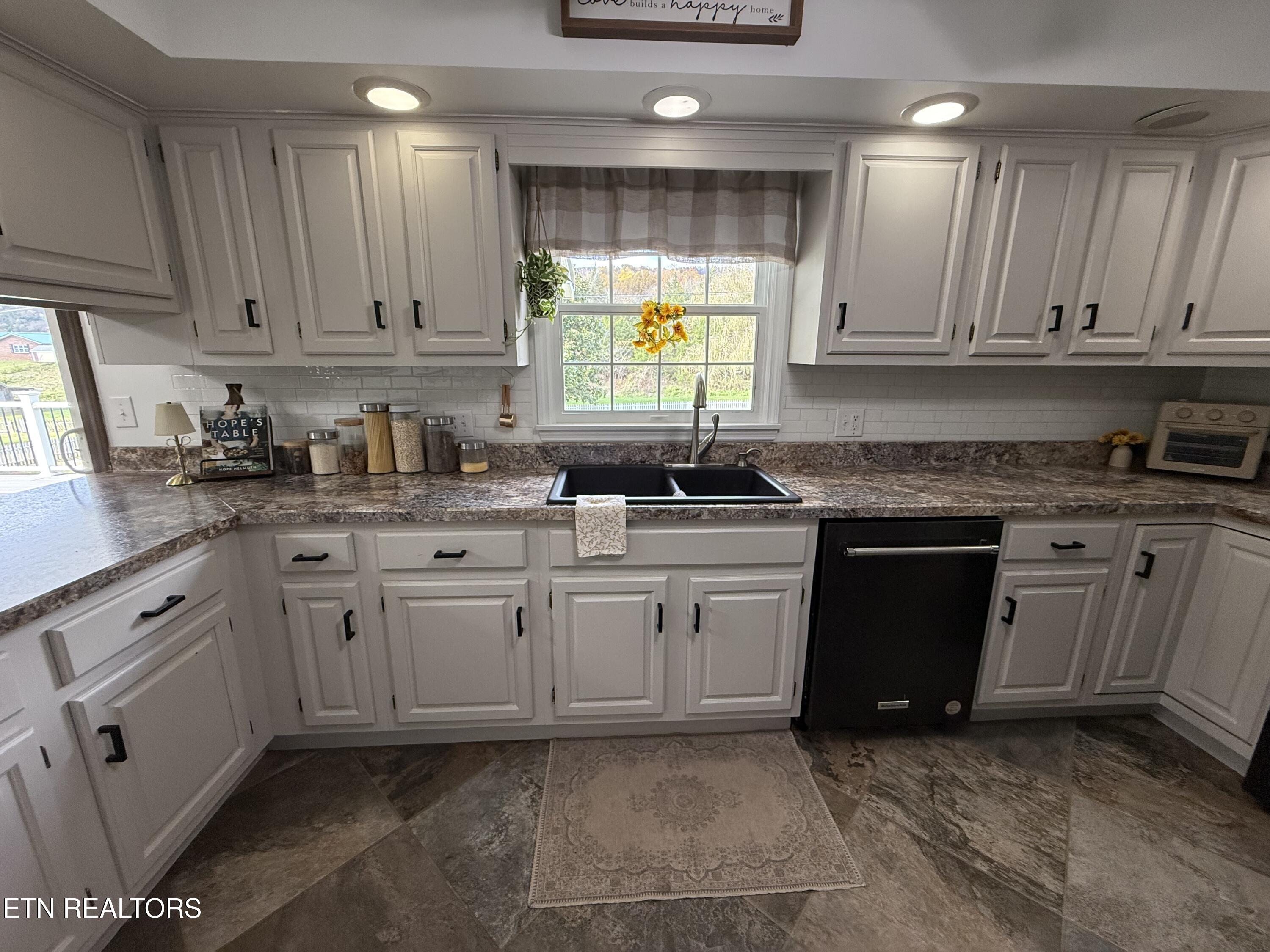 20201 Wilderness Road Rose Hill, VA 24281 - Photo 26 of 47 IMG_2259