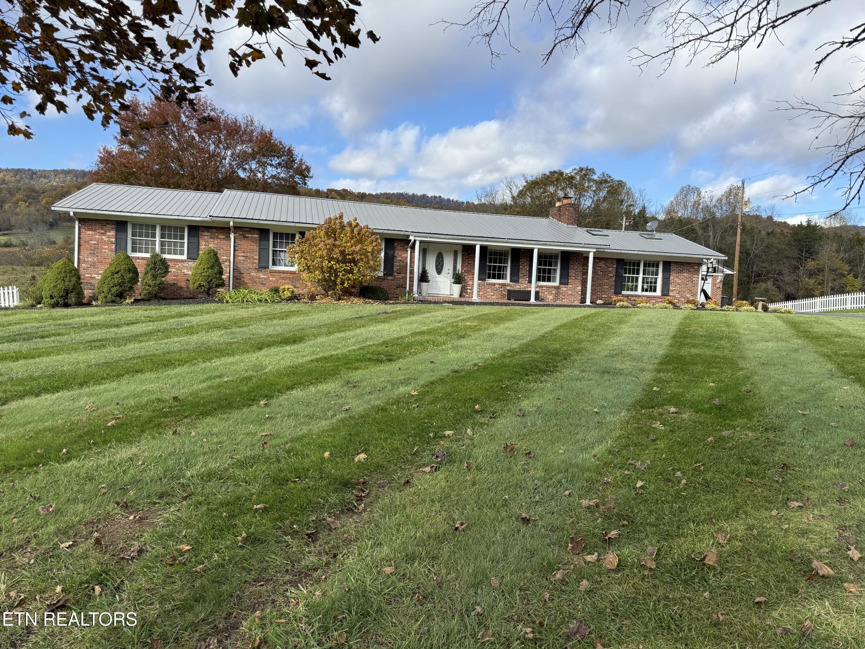 20201 Wilderness Road Rose Hill, VA 24281 - Photo 4 of 47 IMG_2320
