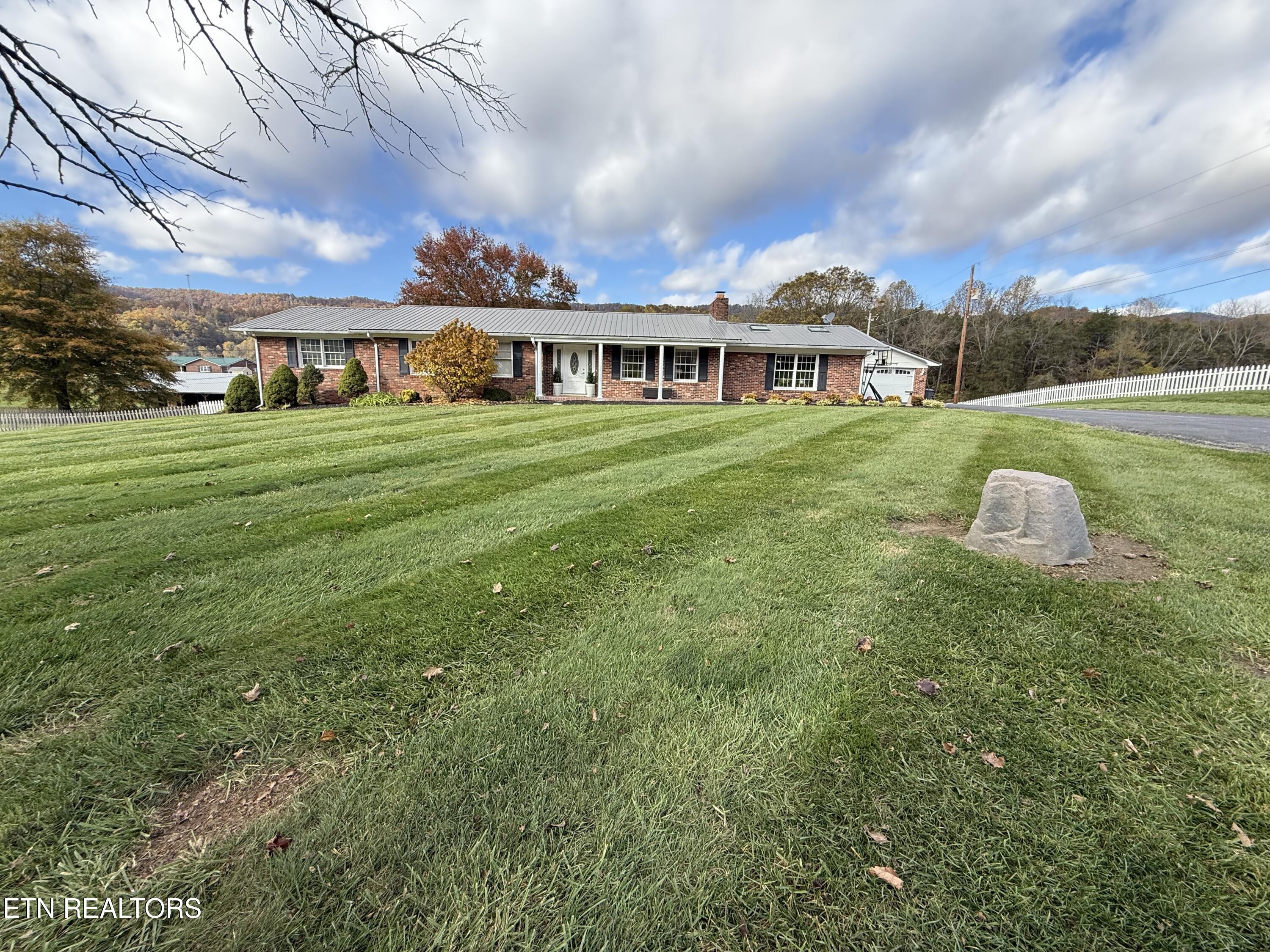 20201 Wilderness Road Rose Hill, VA 24281 - Photo 6 of 47 IMG_2322