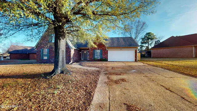 $310,000 | 9081 Lakeside Drive, Olive Branch, MS 38654