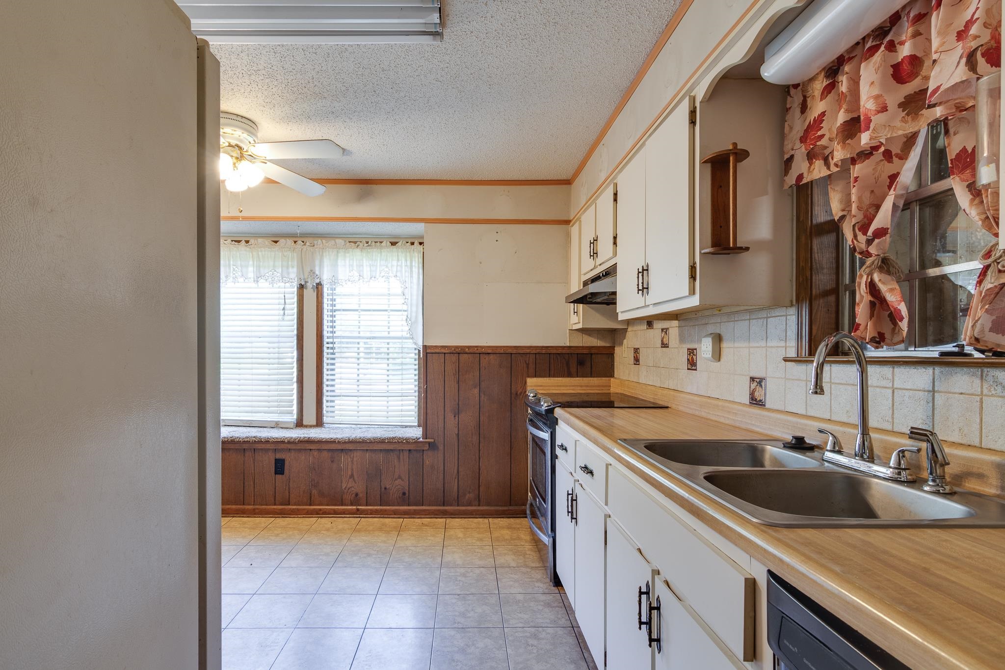 8083 Cinders Road Bartlett, TN 38133 - Photo 7 of 31 Kitchen