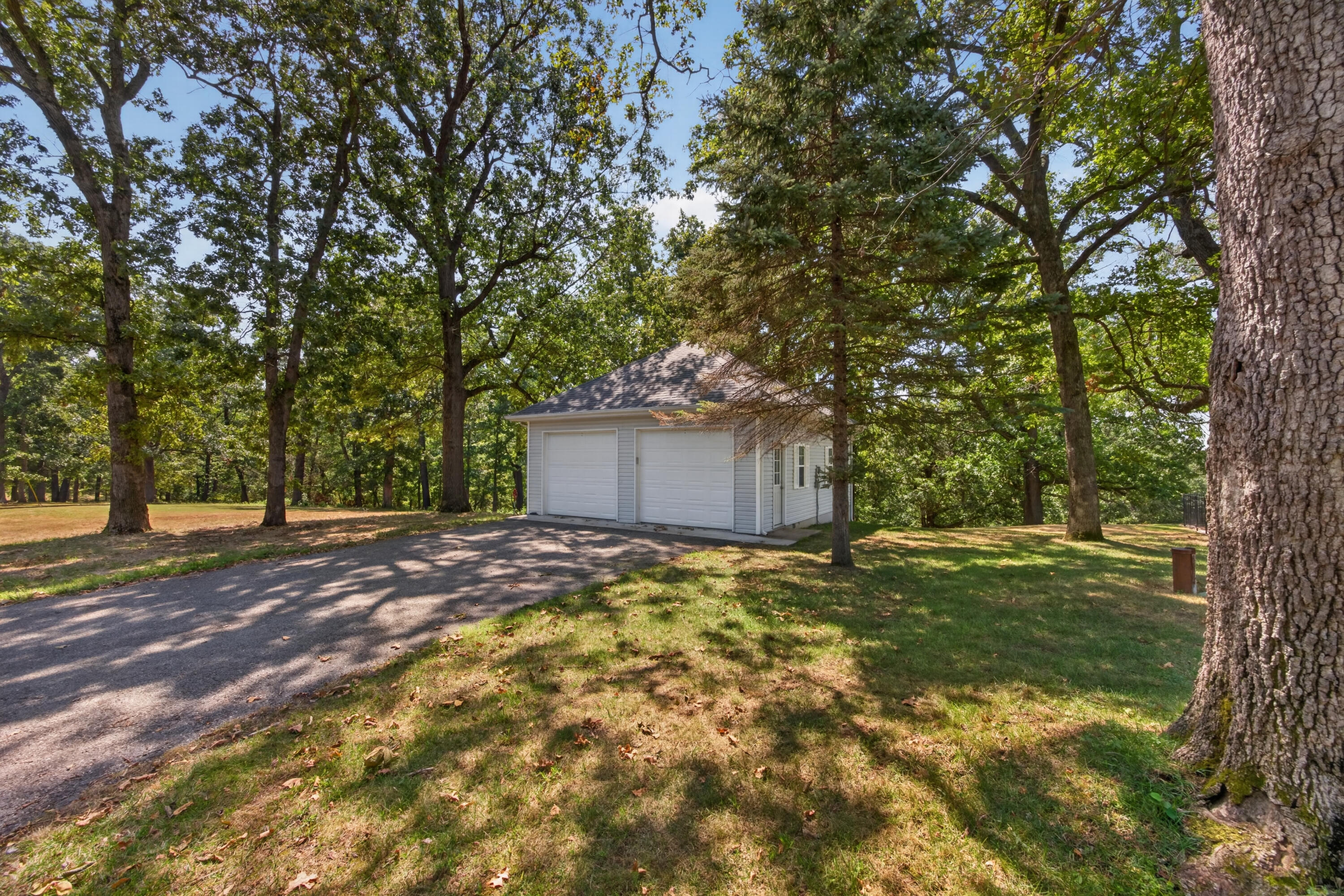 15531 Kentucky Road Neosho, MO 64850 - Photo 8 of 66 60-Detached Garage
