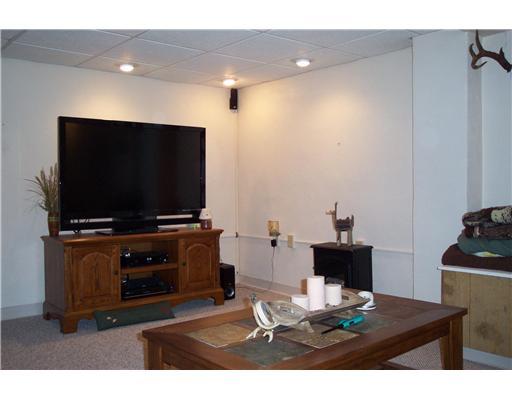 625 Quince Road Monroeville, PA 15146 - Photo 17 of 18 Den/Family/Great Room. Watch your favorites away from the distractions of the day.