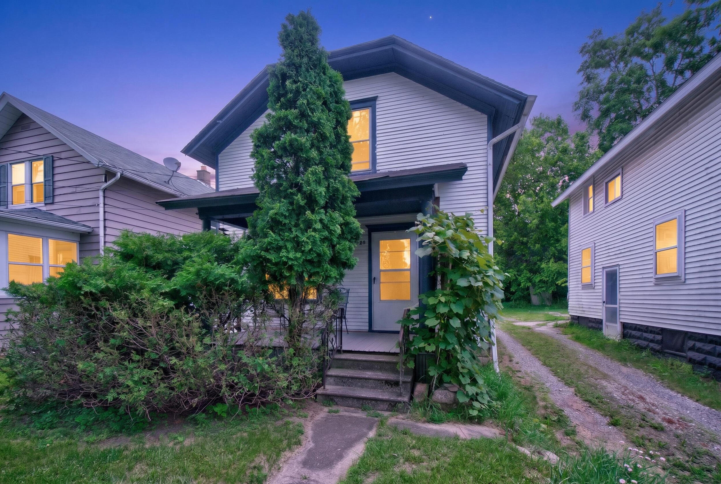 305 Watts Street Jackson, MI 49203 - Photo 2 of 35 305 Watts Street, Jackson, MI 49203