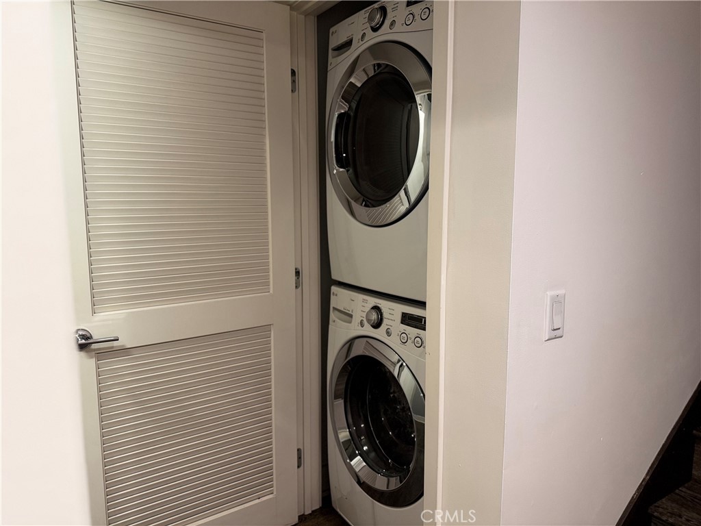 2205 Tom Mix Road Los Angeles, CA 90026 - Photo 16 of 20 a utility room with dryer and washer