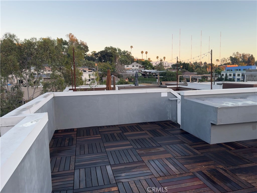 2205 Tom Mix Road Los Angeles, CA 90026 - Photo 19 of 20 a terrace view with sitting space