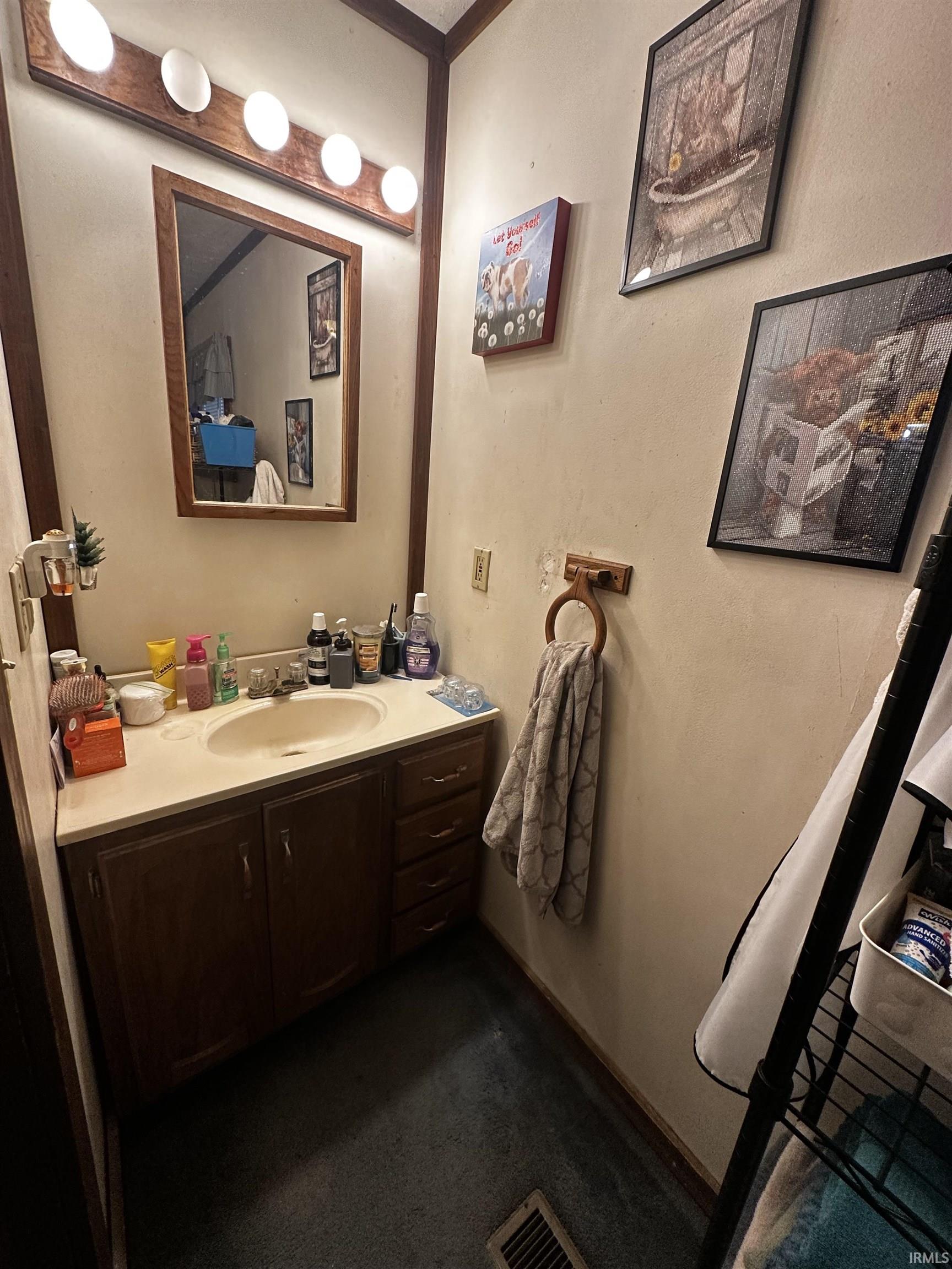 1319 4th Street Bedford, IN 47421 - Photo 8 of 10