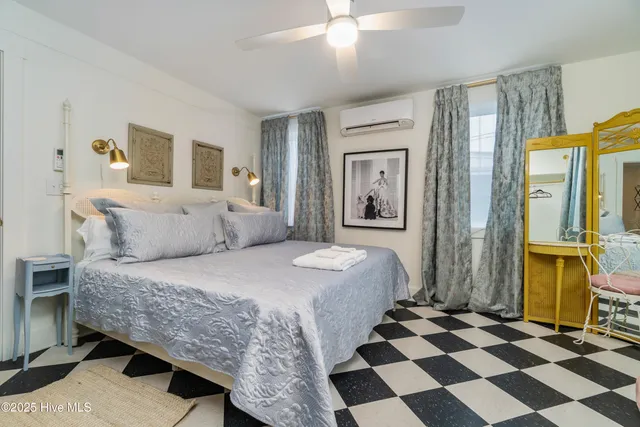 $939,000 | 1300 Evans Street, Morehead City, NC 28557