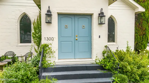 $895,000 | 1300 Evans Street, Morehead City, NC 28557