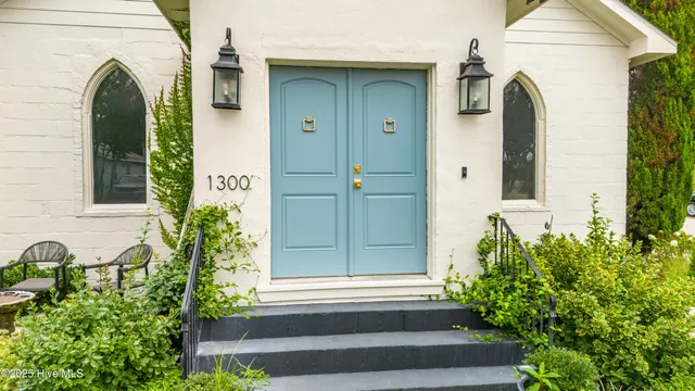 $939,000 | 1300 Evans Street, Morehead City, NC 28557