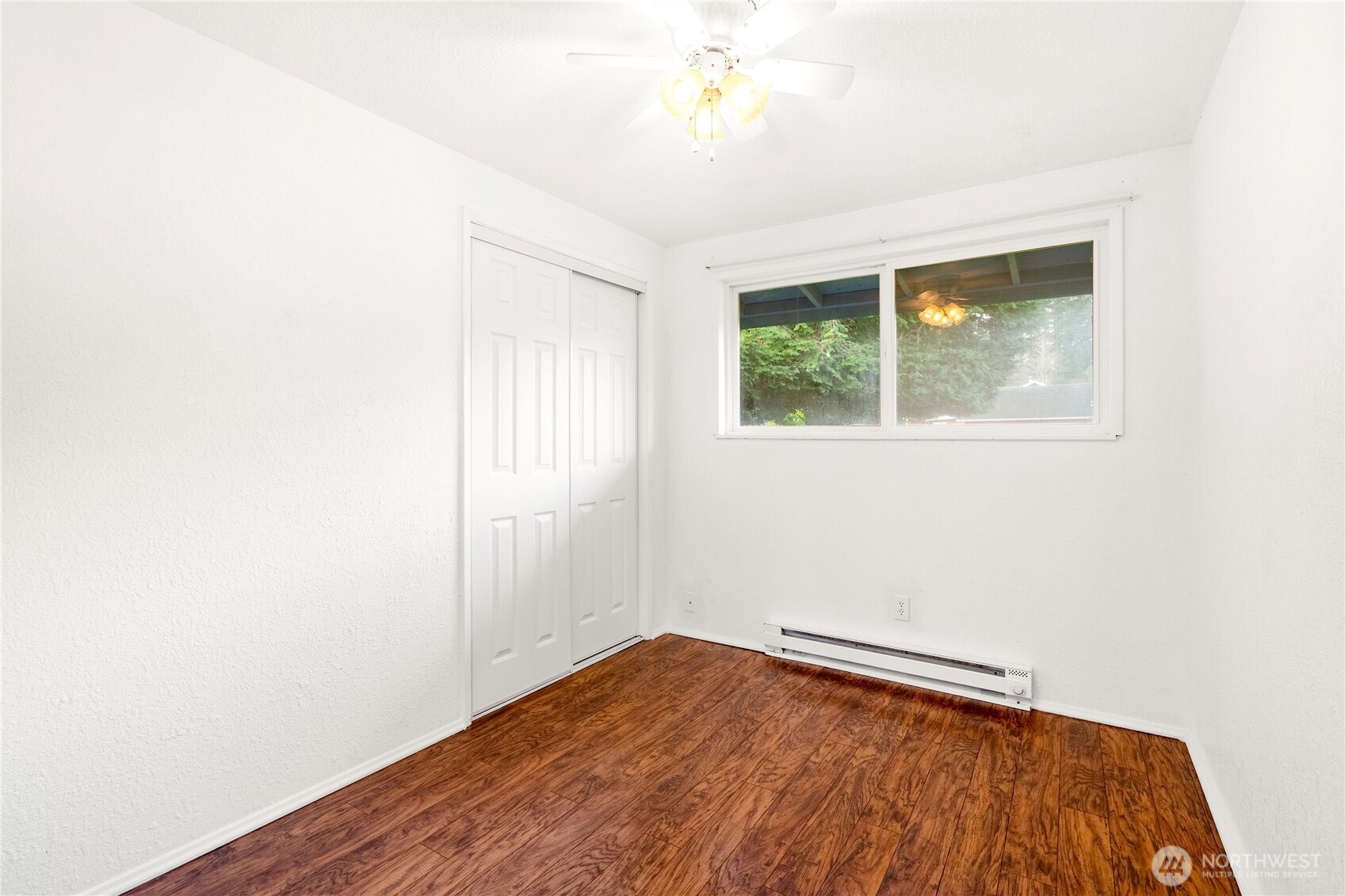 504 South 6th Street McCleary, WA 98557 - Photo 16 of 40 an empty room with a window