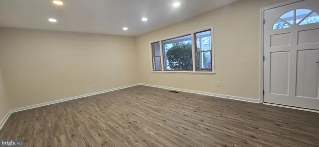 $3,900 | 199 Berger Street, Somerset, NJ 08873