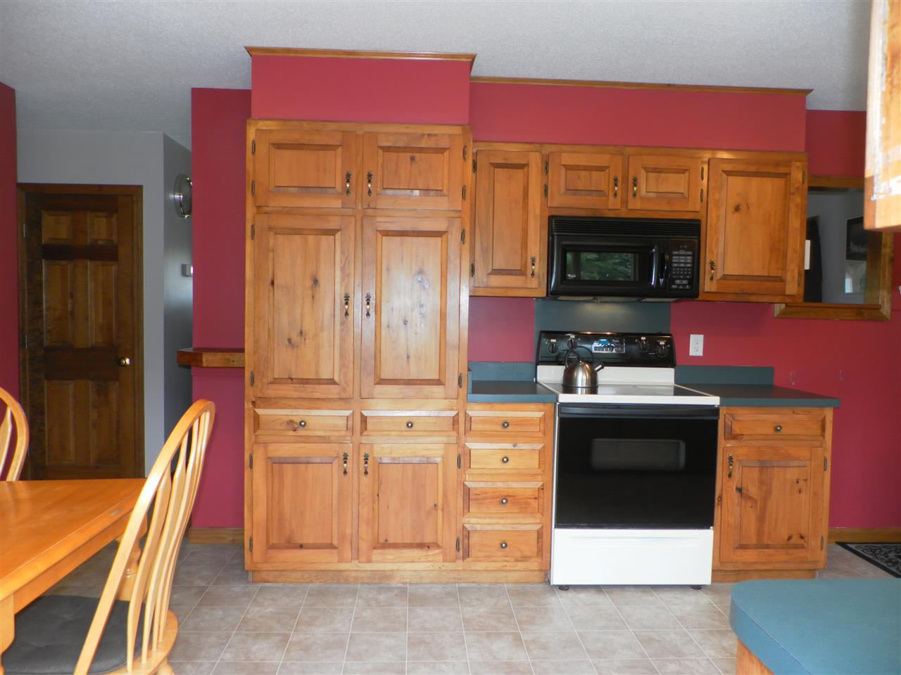 25 Dearborn Circle Walpole, NH 03608 - Photo 3 of 22