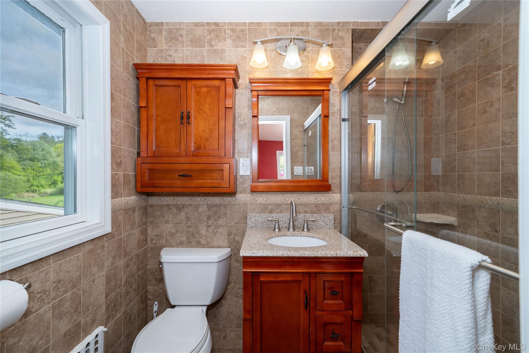10 Horseshoe Road Mount Kisco, NY 10549 - Photo 9 of 23 En-suite bath