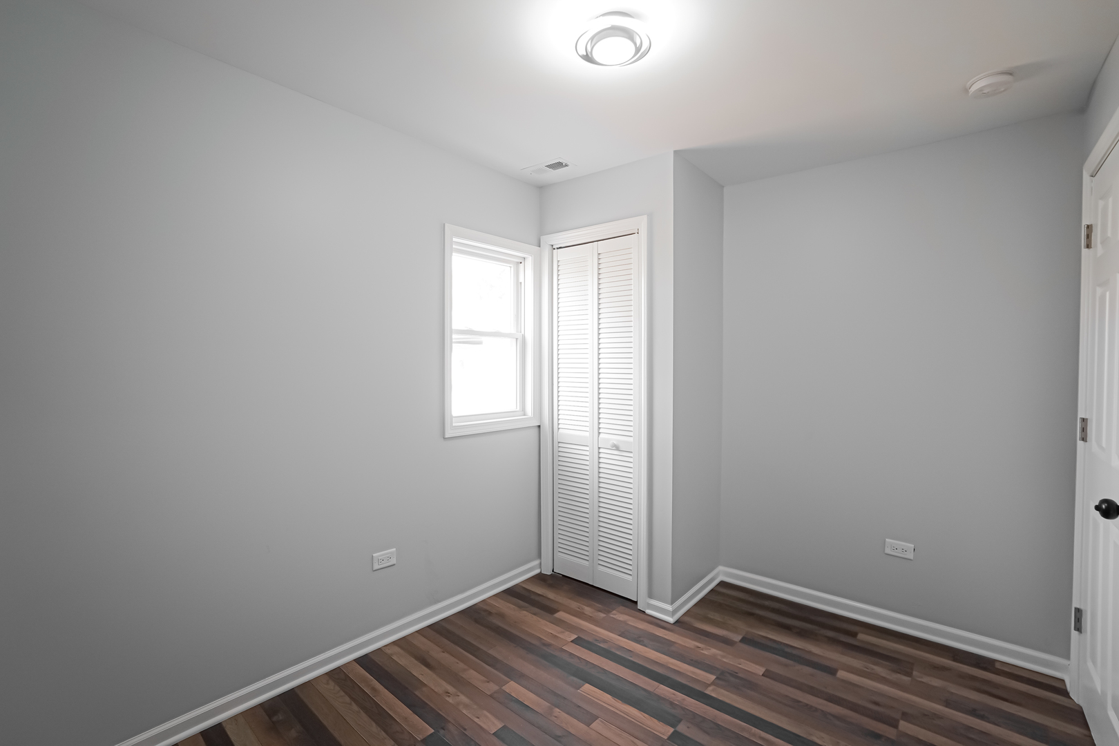 646 Frances Street Phoenix, IL 60426 - Photo 18 of 30 wooden floor in an empty room