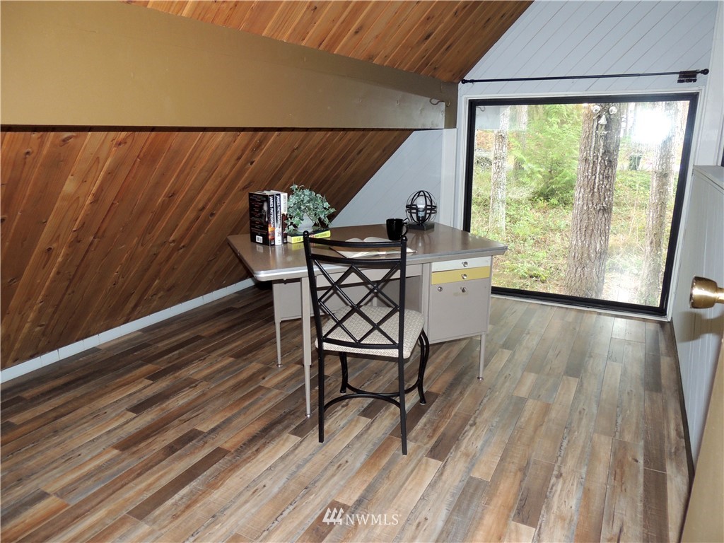 17609 Loop Lane Southeast Yelm, WA 98597 - Photo 15 of 23 a view of a chairs and table in patio