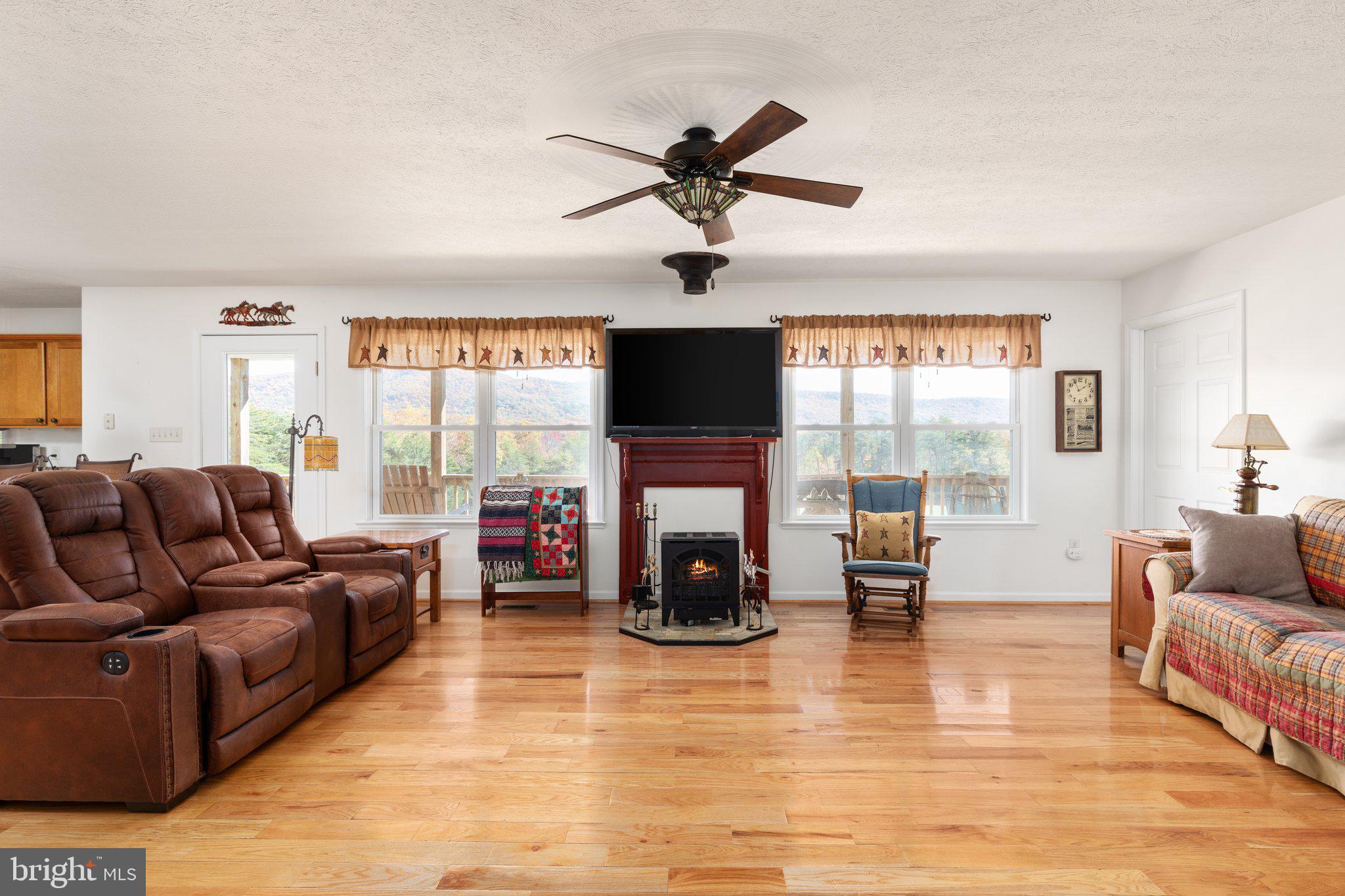 589 South Fort Valley Road Fort Valley, VA 22652 - Photo 6 of 69 Stove, view, coziness!