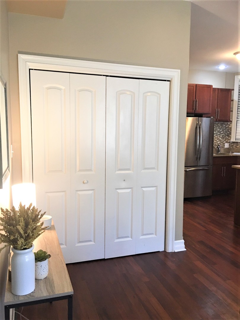 832 West Roscoe Street, Unit 1 Chicago, IL 60657 - Photo 4 of 12